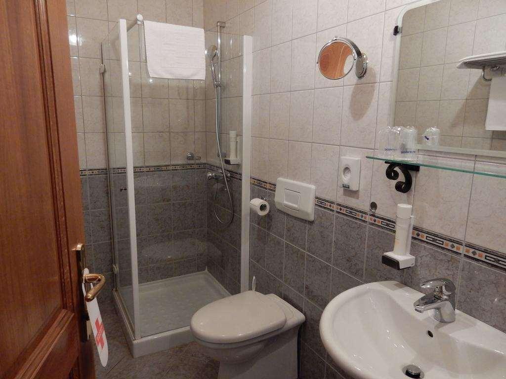 Garni Hotel Terano Марибор Стая снимка